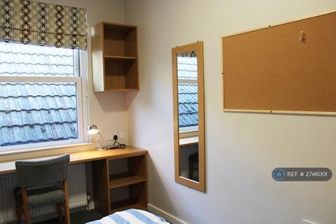 undefined, Hawks Road, Kingston Upon Thames, KT1