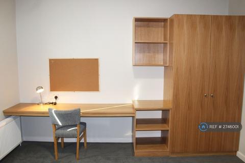undefined, Hawks Road, Kingston Upon Thames, KT1