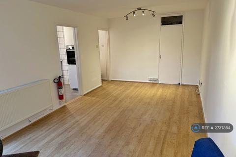 2 bedroom maisonette to rent, Rochford Walk, London, E8