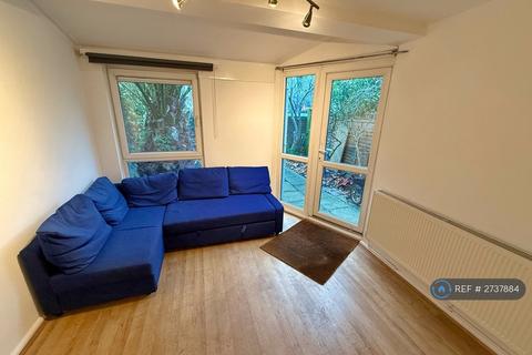 2 bedroom maisonette to rent, Rochford Walk, London, E8