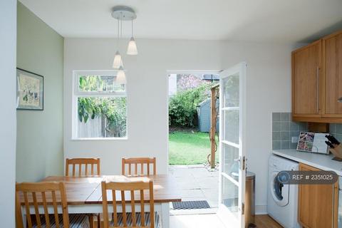 1 bedroom flat to rent, Cambray Road, London, SW12