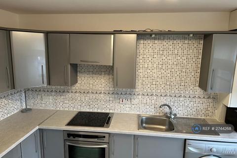 2 bedroom flat to rent, Tollcross, Glasgow, G31