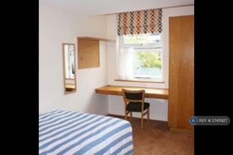 undefined, Hawks Road, Kingston Upon Thames, KT1