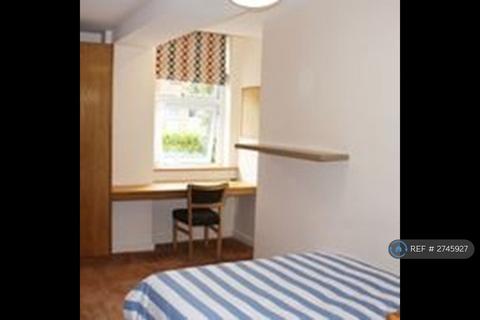 undefined, Hawks Road, Kingston Upon Thames, KT1