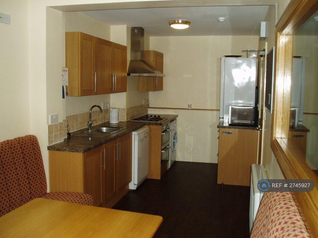 Kitchen 2 Fridge And Freezers