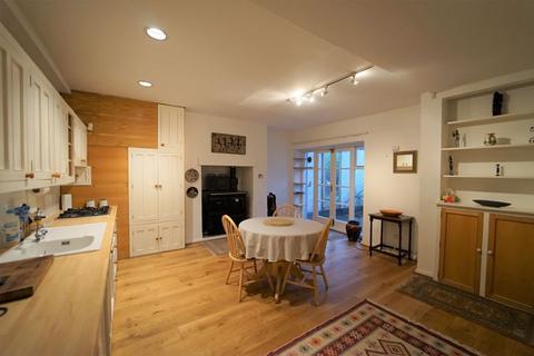 2 bedroom apartment for sale, Sutherland Avenue, - Private Garden