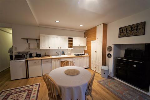 2 bedroom apartment for sale, Sutherland Avenue, - Private Garden
