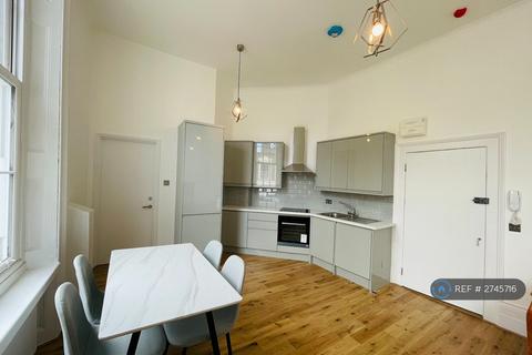 Studio to rent, King's Cross Road, London, WC1X