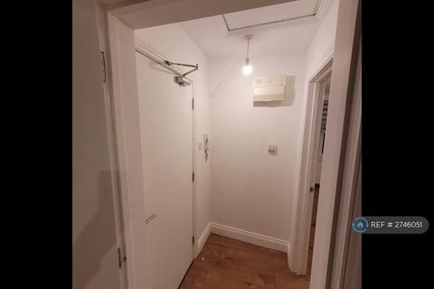 1 bedroom flat to rent, High Street North, Dunstable, LU6