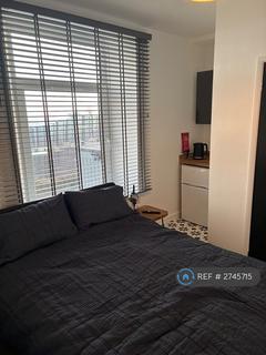 1 bedroom in a house share to rent, Berwick Terrace, Swansea, SA1