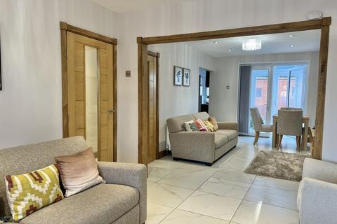 3 bedroom end of terrace house for sale, Warren Farm Road, Kingstanding, Birmingham, B44 0PX