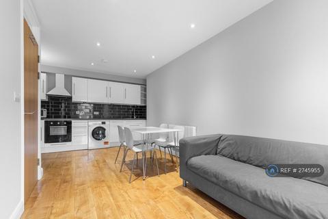 2 bedroom flat to rent, Holloway Road, London, N19