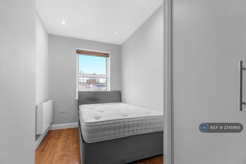 2 bedroom flat to rent, Holloway Road, London, N19