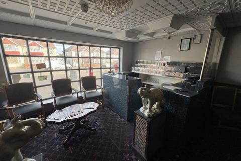2 bedroom property for sale, MIXED USE FREEHOLD FOR SALE - VACANT RESTAURANT WITH FLAT ABOVE