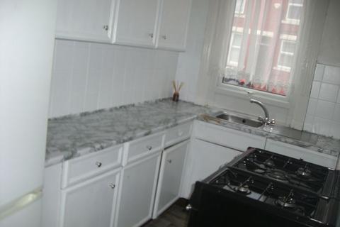 2 bedroom terraced house to rent, Raincliffe Terrace, Leeds LS9