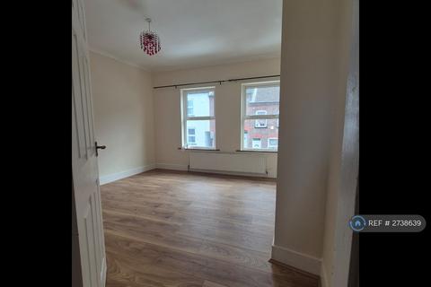 2 bedroom terraced house to rent, Hartley Road, Luton, LU2