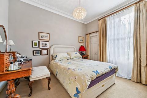 2 bedroom flat for sale, Cornwall Gardens, South Kensington, London