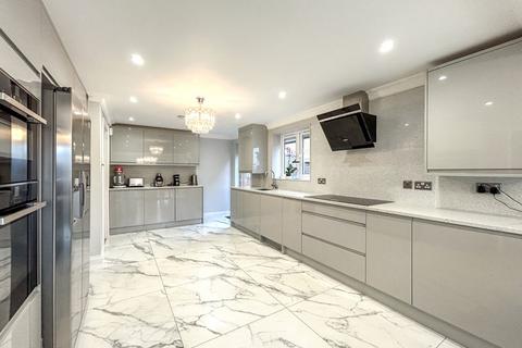3 bedroom detached house for sale, Applewick Lane, High Wycombe HP12