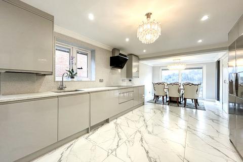 3 bedroom detached house for sale, Applewick Lane, High Wycombe HP12