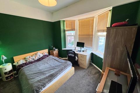 3 bedroom apartment for sale, Rothbury Terrace, Heaton