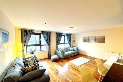 1 bedroom apartment for sale, Kent Road, Charing Cross