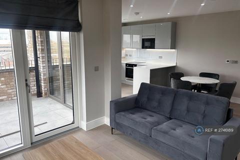 2 bedroom flat to rent, Hyde Apartments, London, SW11