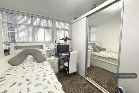 undefined, The Parade, Oadby, Leicester, LE2