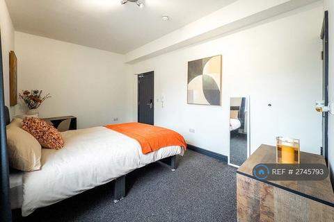 1 bedroom in a house share to rent, Glebe Street, Stoke-On-Trent, ST4
