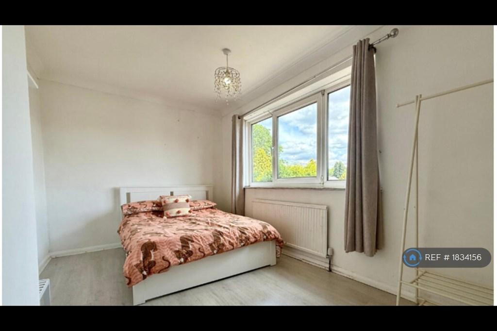 Bedroom 13'7 X9'1
