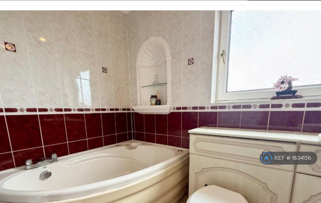 Bathroom 9'9 X5'7