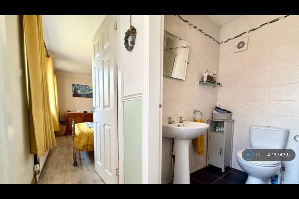 Shower Room 6'10 X6'4