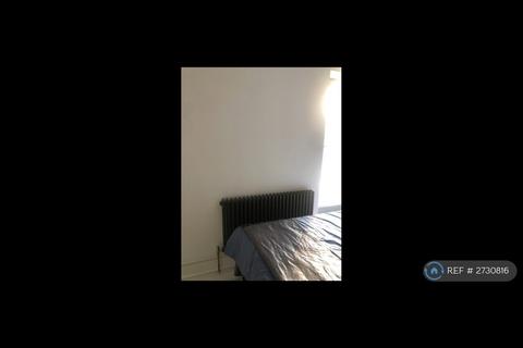 1 bedroom in a house share to rent, Royeston Gardens, Ig1 3Sy, IG1