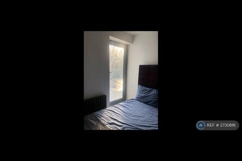 1 bedroom in a house share to rent, Royeston Gardens, Ig1 3Sy, IG1