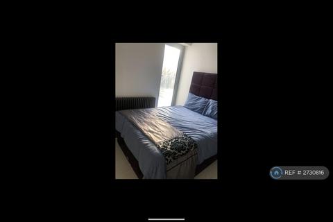 1 bedroom in a house share to rent, Royeston Gardens, Ig1 3Sy, IG1