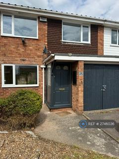 3 bedroom semi-detached house to rent, Walnut Close, Nuneaton, CV10