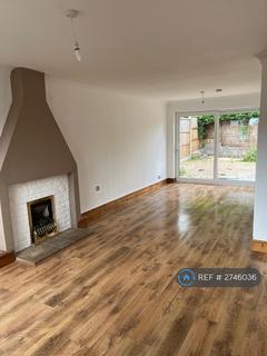 3 bedroom semi-detached house to rent, Walnut Close, Nuneaton, CV10