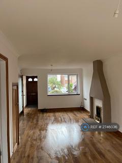 3 bedroom semi-detached house to rent, Walnut Close, Nuneaton, CV10