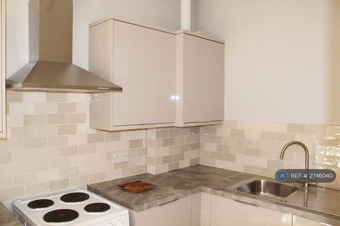 4 bedroom flat to rent, Hawks Road, Kingston Upon Thames, KT1