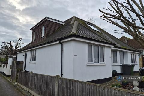 Studio to rent, Sherwood Road, Seaford, BN25