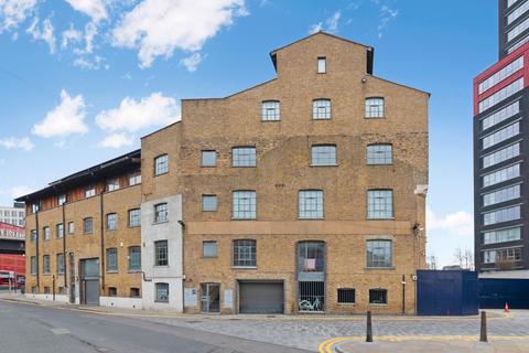 2 bedroom flat for sale, Orchard Place, London, E14
