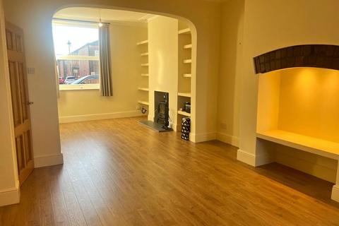 3 bedroom terraced house to rent, Brunswick Street, Oldham OL2