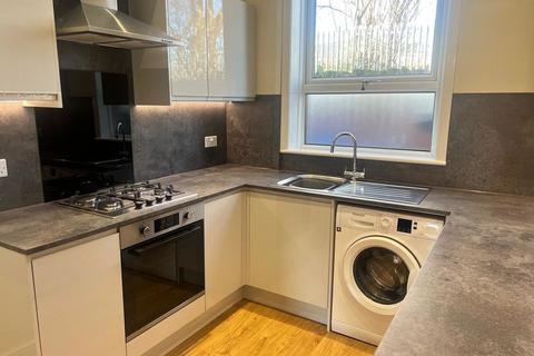 3 bedroom terraced house to rent, Brunswick Street, Oldham OL2