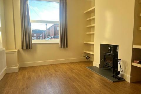 3 bedroom terraced house to rent, Brunswick Street, Oldham OL2