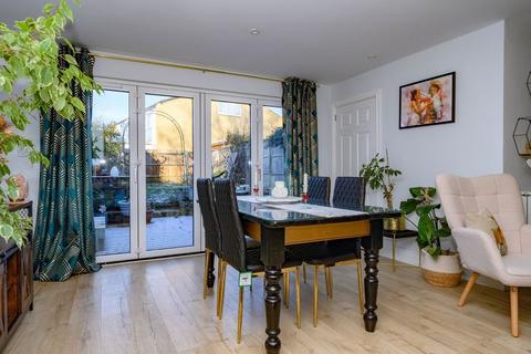 3 bedroom end of terrace house for sale, Wren Wood, Welwyn Garden City