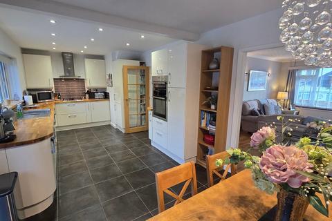 3 bedroom detached bungalow for sale, Cowdray Park Road, Bexhill-on-Sea, TN39