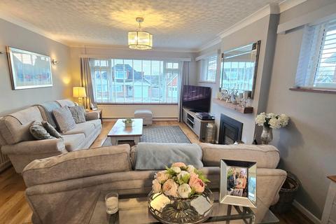 3 bedroom detached bungalow for sale, Cowdray Park Road, Bexhill-on-Sea, TN39