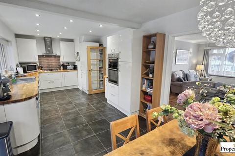 3 bedroom detached bungalow for sale, Cowdray Park Road, Bexhill-on-Sea, TN39