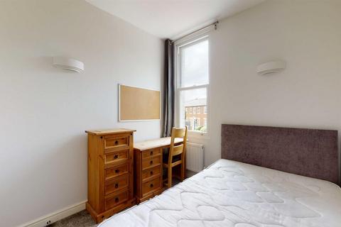 5 bedroom terraced house to rent, Rea Bridge, Coleham Head, Shrewsbury