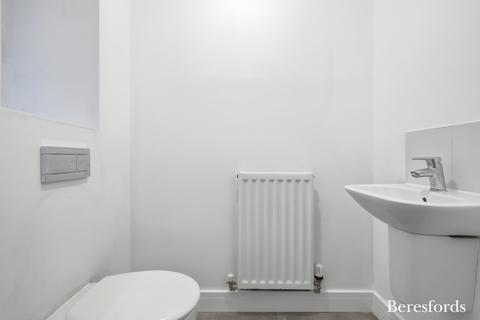 undefined, School Avenue, Basildon, SS15