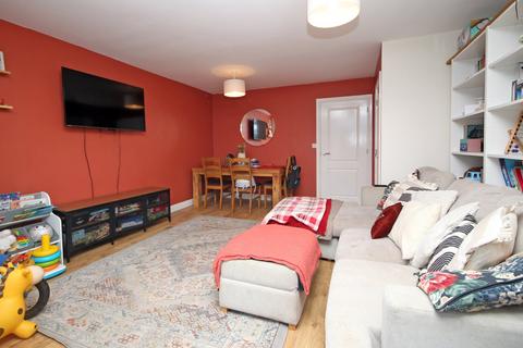 3 bedroom terraced house for sale, Parc Tyddyn Bach, Holyhead, Isle of Anglesey, LL65